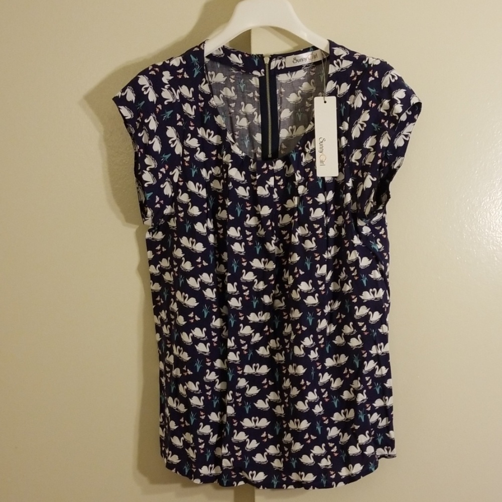 NWT Swan Print Top
